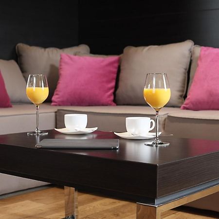 Maccani Black Luxury Suites Belgrade Luaran gambar