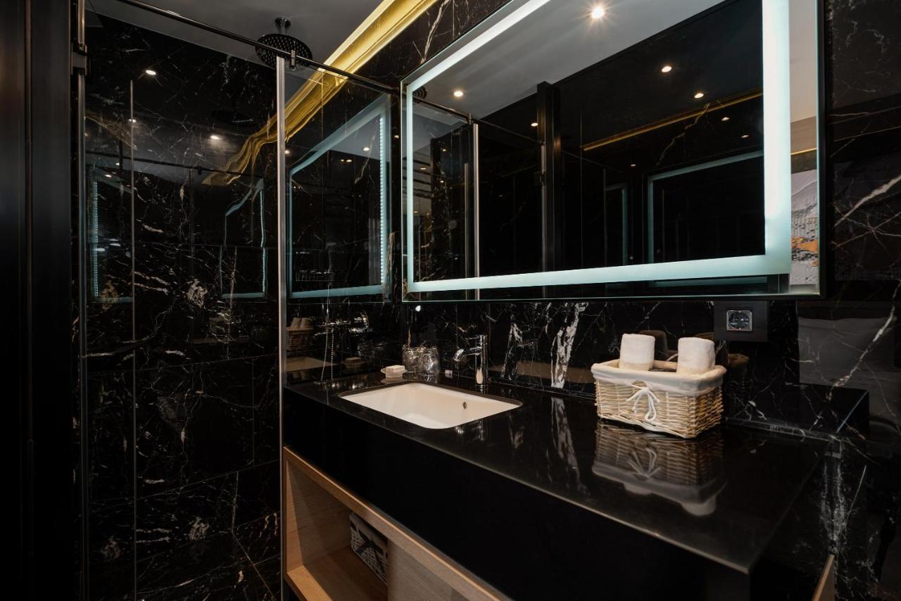 Maccani Black Luxury Suites Belgrade Luaran gambar