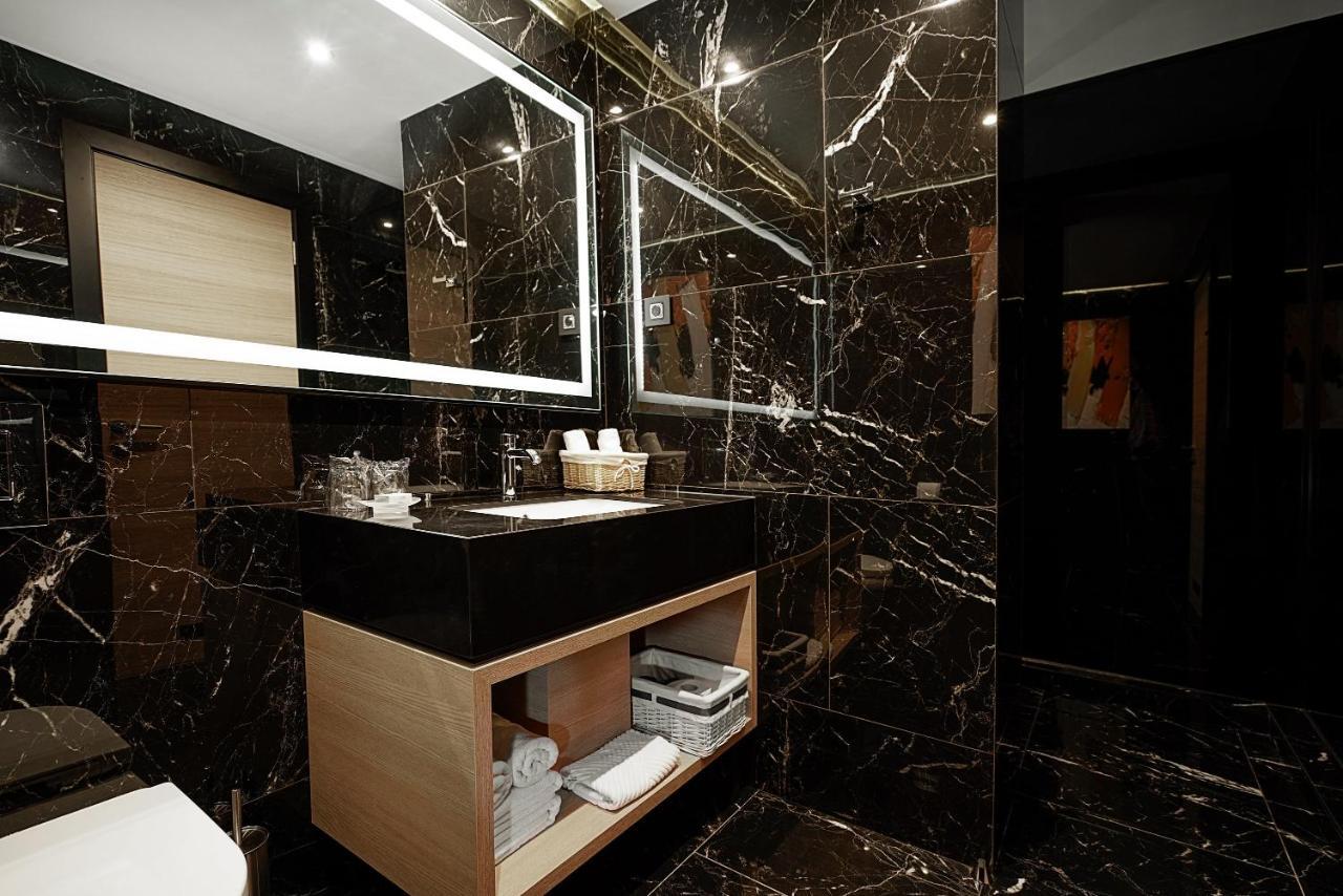 Maccani Black Luxury Suites Belgrade Luaran gambar